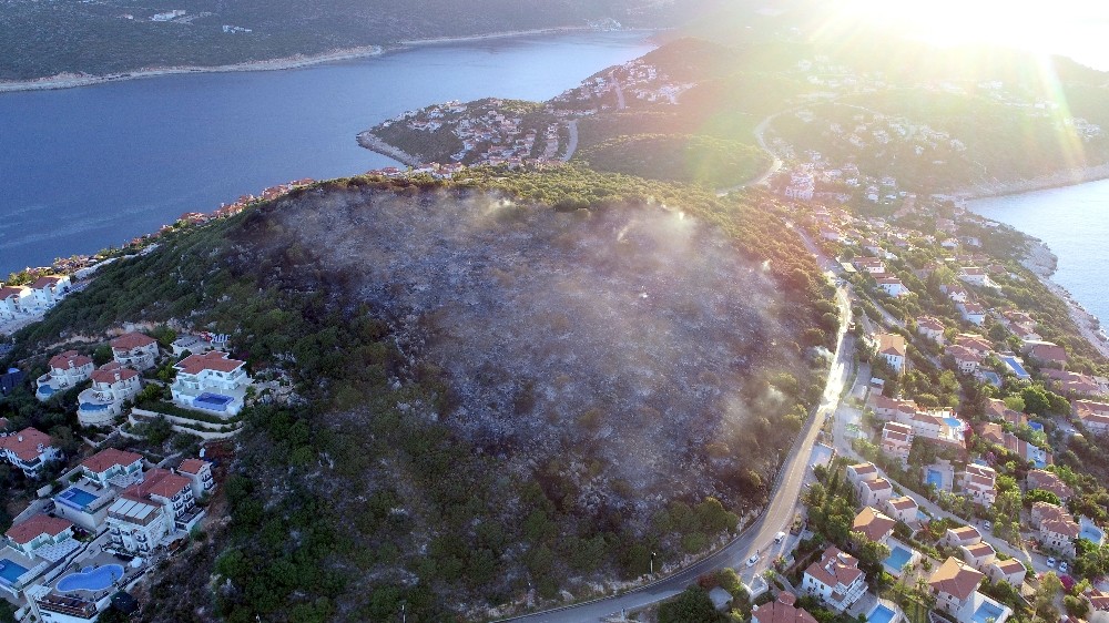 Sanatçı Haluk Levent’den Kaş yangını paylaşımı: 