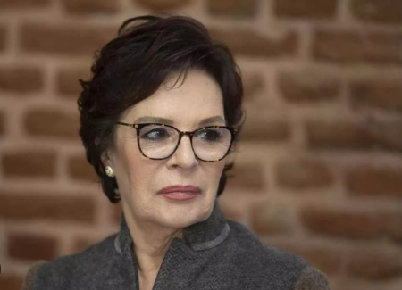 Sanatçı müsveddelerine örnek olsun! Hülya Koçyiğit’ten ibretlik çağrı