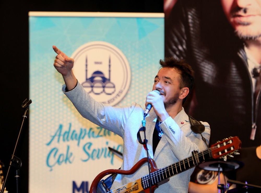Sanatçı Orhan Ölmez Sakarya’da sevenleri ile buluştu 