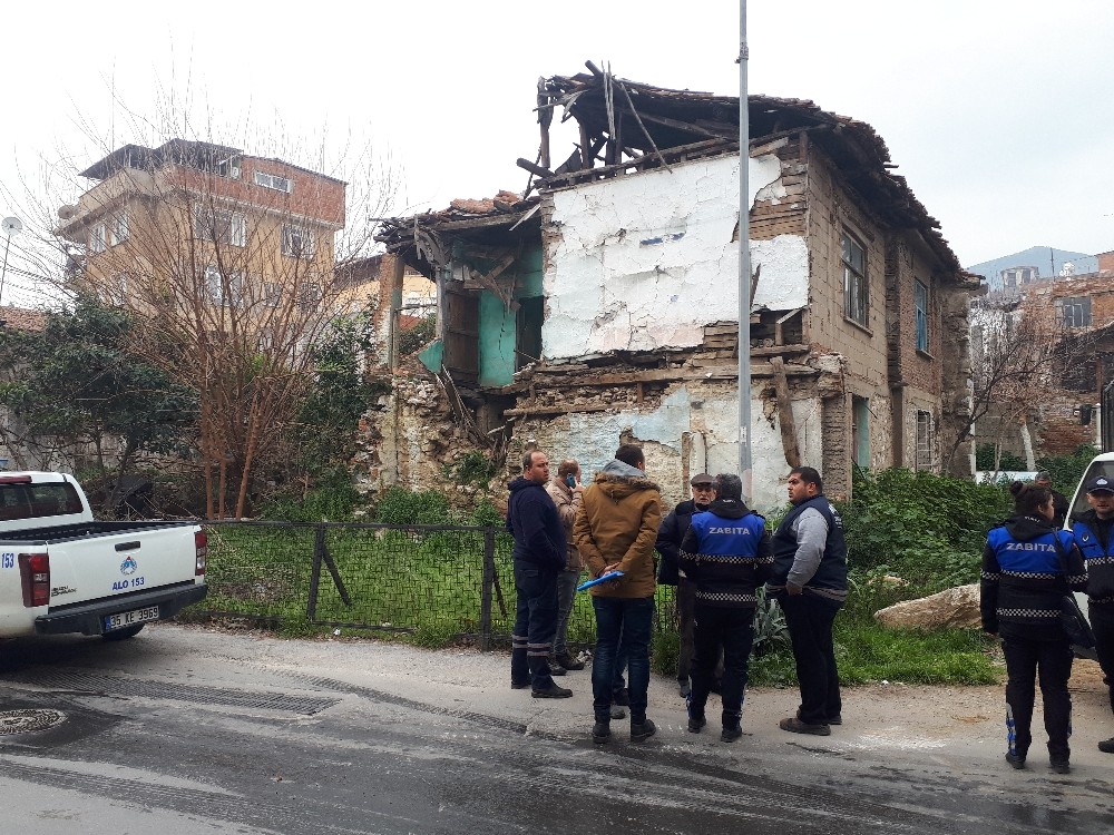 Sanatçı Salkım’ın doğup büyüdüğü ev yıkıldı 