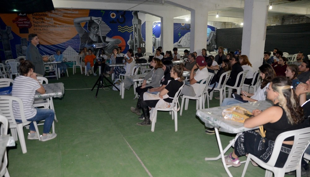 Sanatçılar tecrübelerini paylaştı 