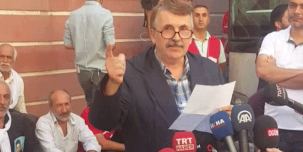 Sanatçılardan oturma eylemi yapan ailelere destek