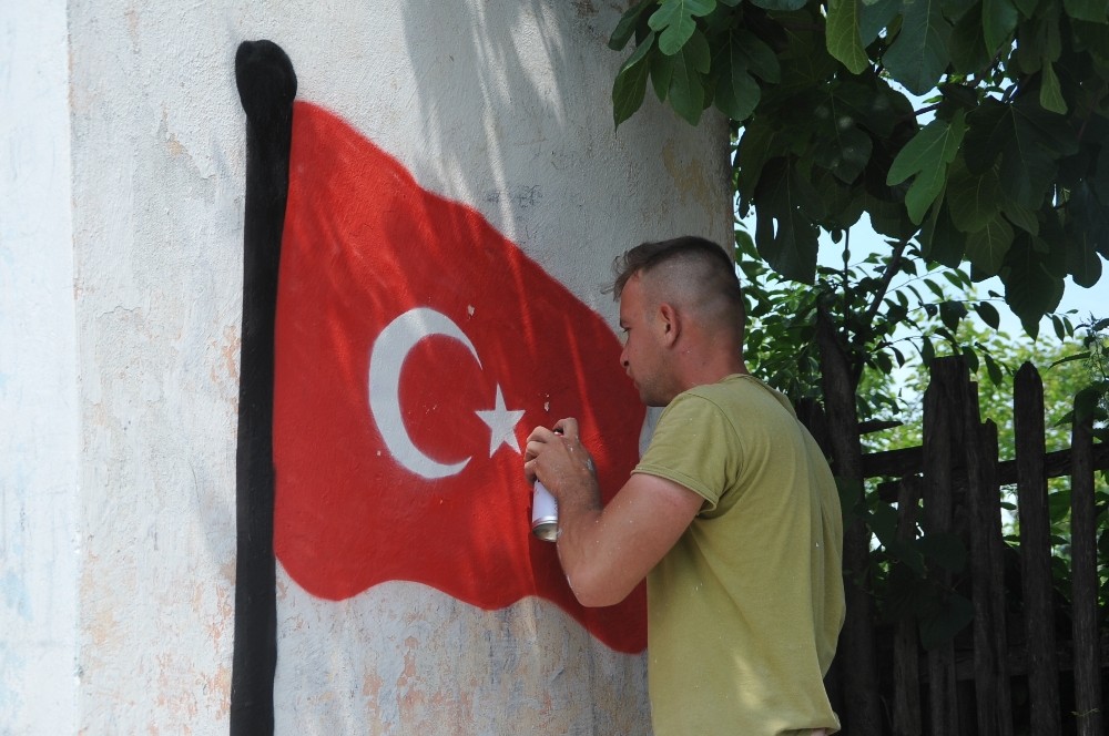 Sanatını Alaçam duvarlarına işliyor 