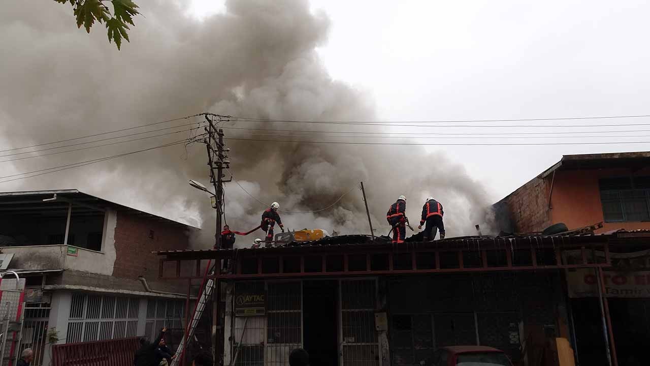 Sanayi sitesinde korku dolu anlar! Alevler atölyeyi bir anda sardı!