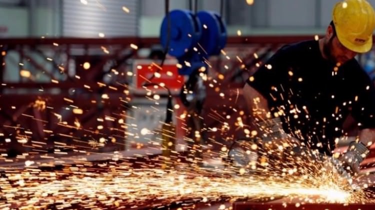 Sanayi üretim endeksi nisanda arttı