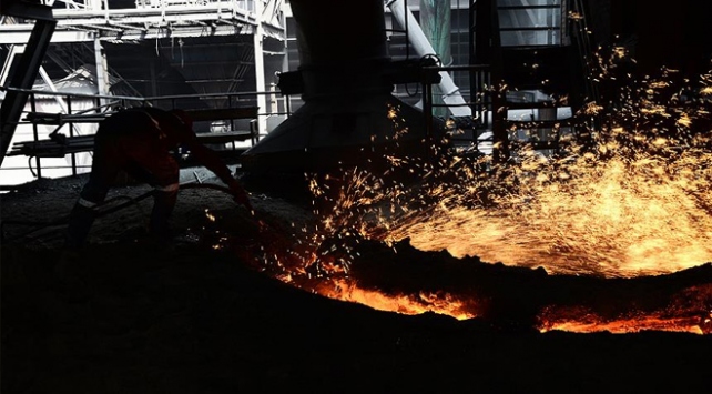 Sanayi üretimi Nisan'da yükseldi