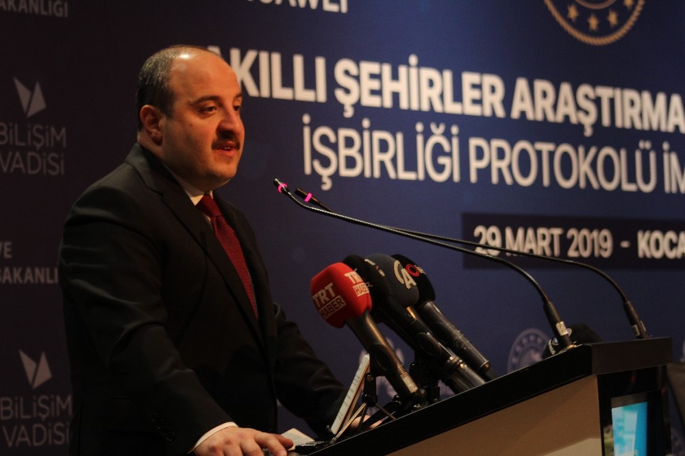 Sanayi ve Teknoloji Bakanı Varank, Bilişim Vadisi’nde müjdeyi verdi 