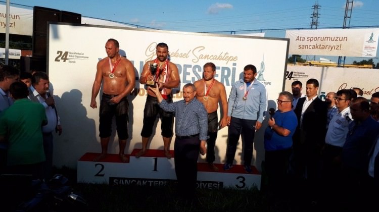 Sancaktepe Yağlı Güreşleri'nde seyirci rekoru!