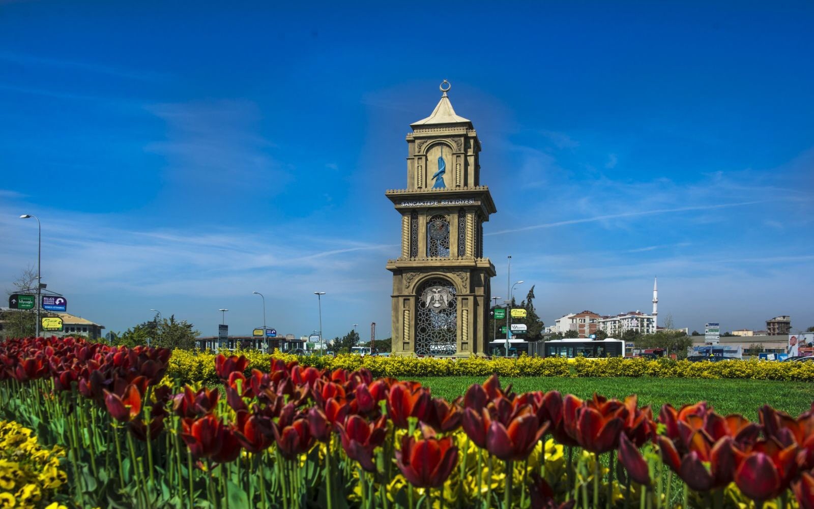 Sancaktepe'de CHP zulmü sınır tanımıyor! Milli değerlere savaş açan yönetim ecdat yadigarı anıtı yerle bir etti!