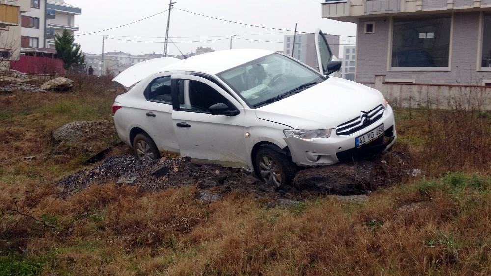 Sancaktepe’de hırsız polis kovalamacası kazayla sonlandı 