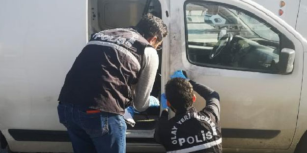 Sancaktepe'de otomobille arkadan çarptıkları araçtan 100 bin lira gasp ettiler
