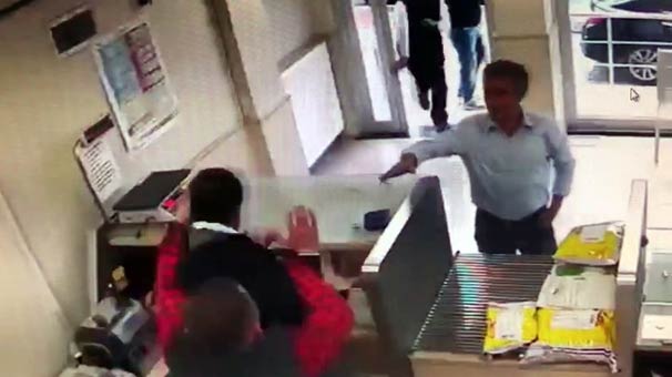 Sancaktepe’de PTT çalışanına tekme tokat dayak!