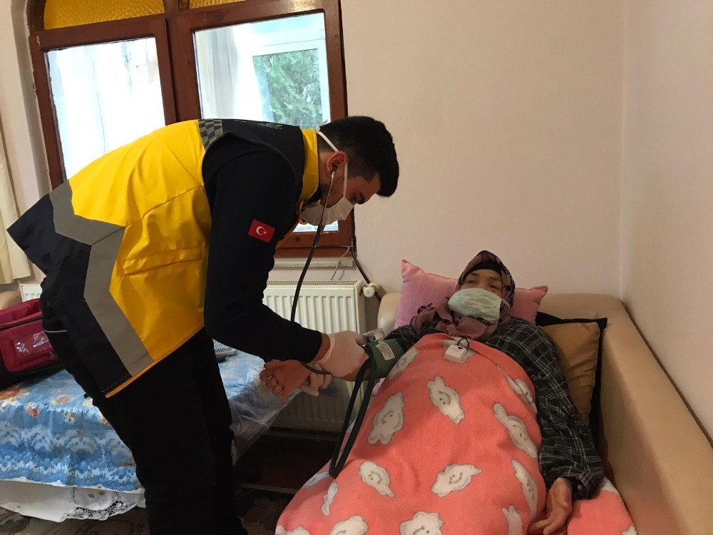 Sancaktepe’de yaşlılar için ’korona virüs acil butonu’ hizmete başladı 