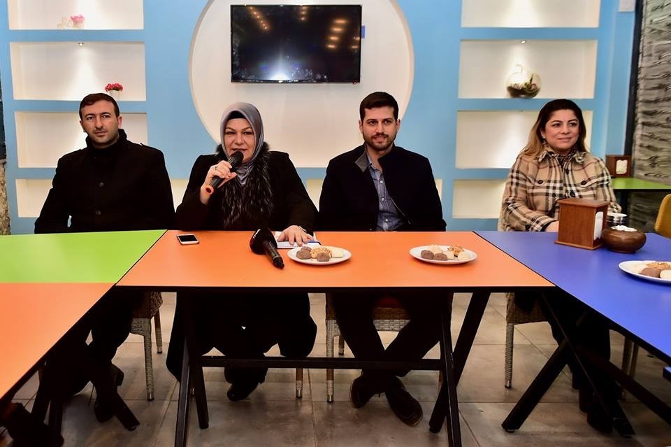 Sancaktepeli gençler Şeyma Döğücü’yü coşkuyla karşıladı 