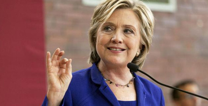 Sanders başkanlık seçimlerinde rakibi Hillary Clinton’a oy verecek