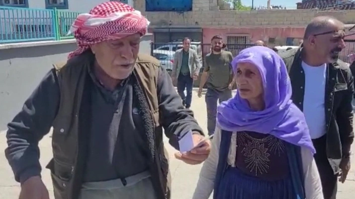 Sandık başında neye uğradıklarını şaşırdılar! Yüzlerce vatandaş oyunu kullanamadı! Sebebi şoke etti