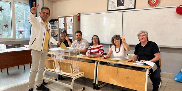 Sandık başında siyasi şov! Portakal'a suç duyurusu