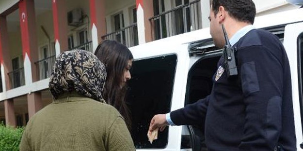 Sandık başında yakalandılar! 3'ü de...