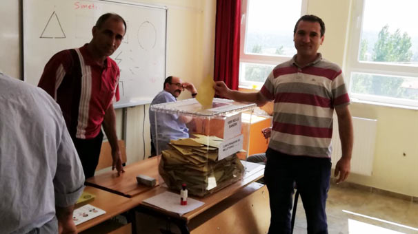 Sandık boykutonu bitiren Kuşu, Erdoğan'a oy verdi