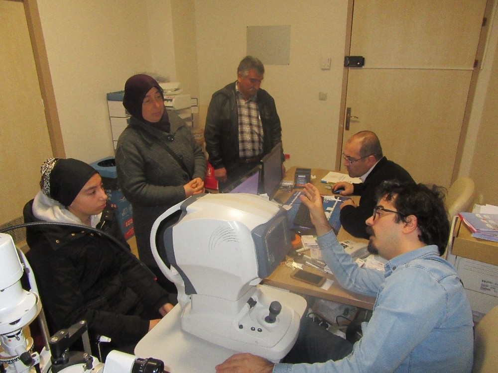 Sandıklı Devlet Hastanesi’nde dikişsiz katarakt ameliyatları başladı 