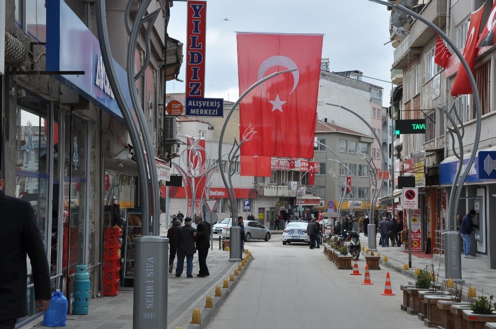 Sandıklı şehidini bekliyor 