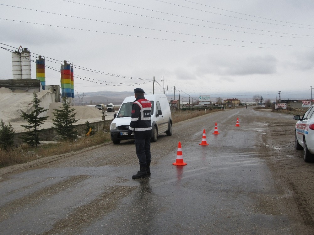 Sandıklı’da hız kesici kasislerle trafik kazalarının önüne geçilecek 