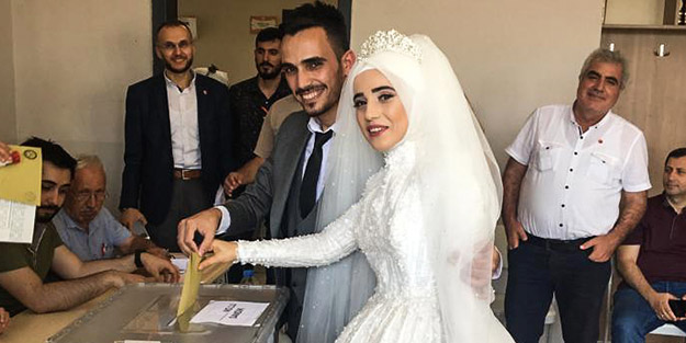 Sandıktan nikaha! İlgi odağı oldular