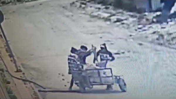 Saniye saniye görüntülendi! İşte motosikletli mazgal hırsızları