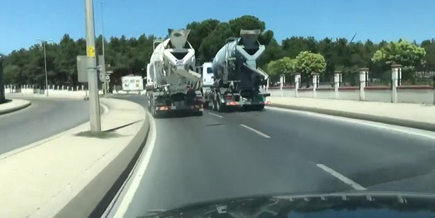 Saniye saniye görüntülendi! Yarışa tutuşan mikser sürücüleri trafikte terör estirdi