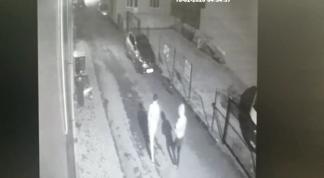 Saniyeler içerisinde otomobil ve plaka çalan hırsızlar yakalandı 