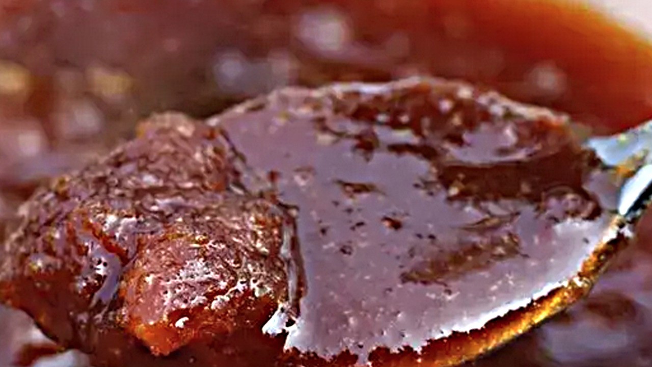 Saniyesinde kana karışıyor, demiri fırlatıyor: Tansiyon 12.8'de sabitleniyor, bir kaşığı yetiyor