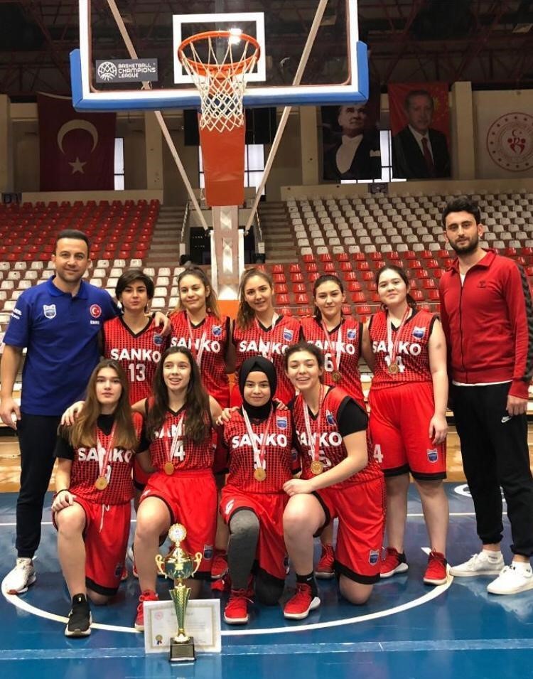 SANKO Okullarının basketbol başarısı 