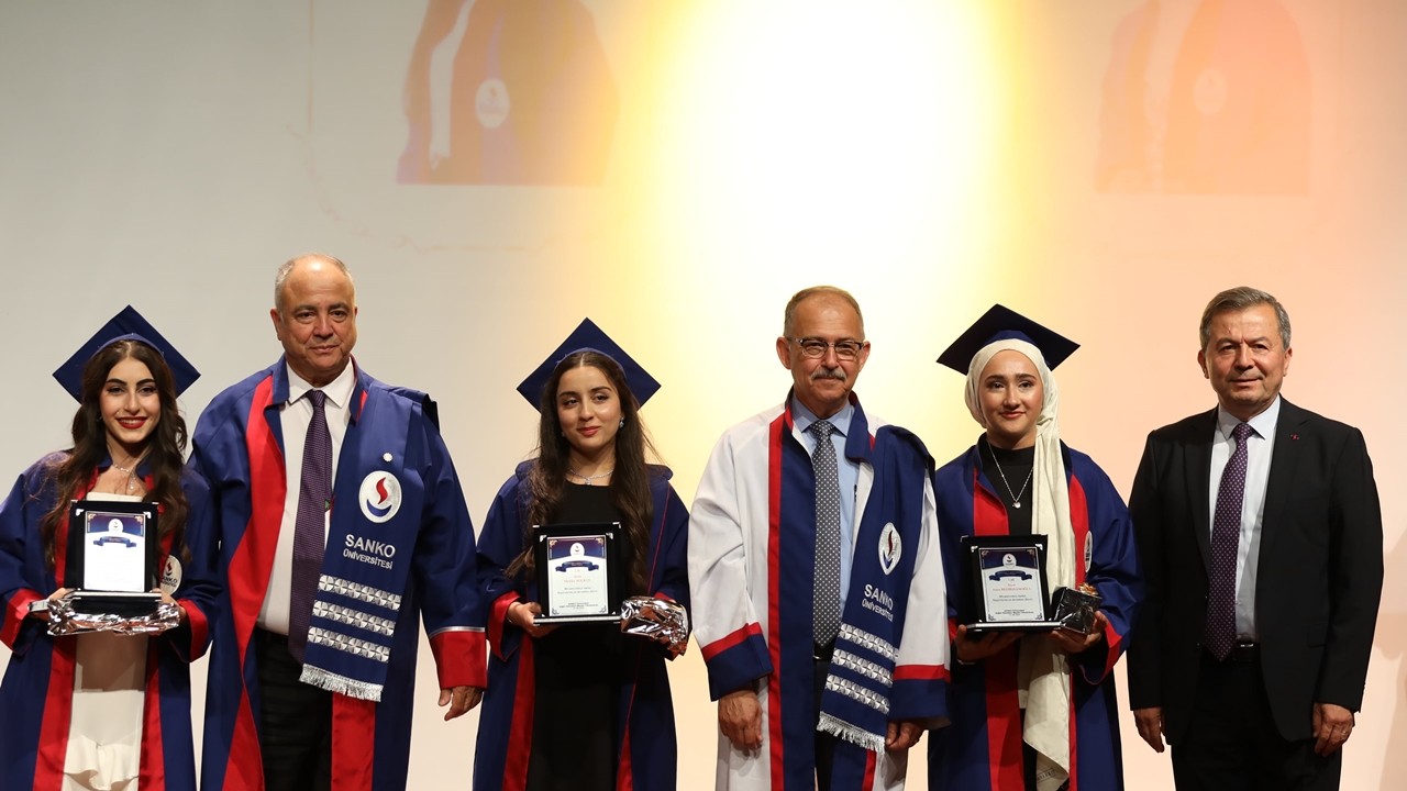 SANKO Üniversitesi'nde mezuniyet coşkusu