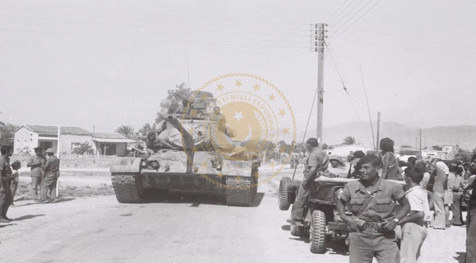 "Şanlı ordumun Kıbrıs’ta bir zaferi var" MSB ilk kez paylaştı! Kıbrıs Barış Harekatı'nda çekilen gurur dolu kareler