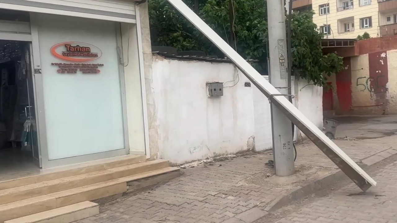 Şanlıurfa Ceylanpınar’da fırtına hayatı olumsuz etkiledi