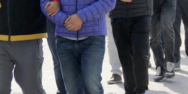 5 ilde FETÖ'ye eş zamanlı operasyon