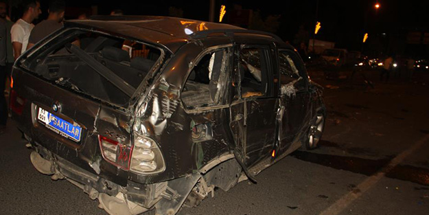 Şanlıurfa'da 4 BMW marka otomobil zincirleme kaza yaptı!