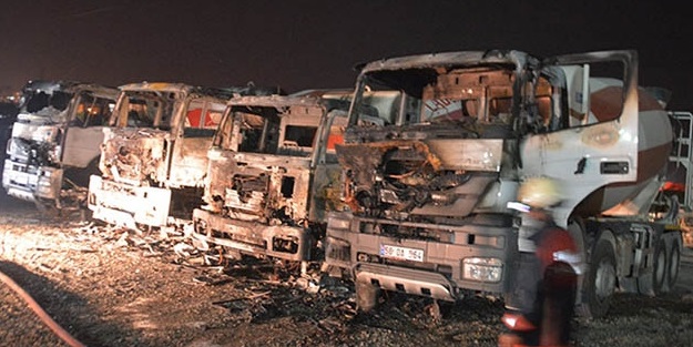 Şanlıurfa'da 4 iş makinesi kundaklandı