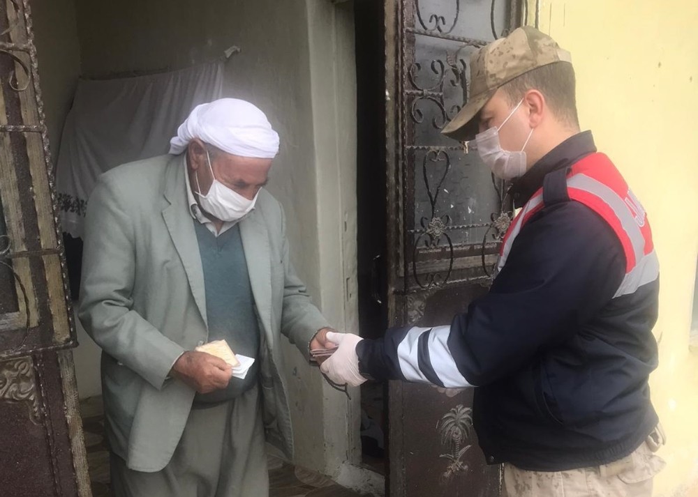 Şanlıurfa’da 65 yaş üstündekilerin maaşları evlerine gönderilecek 