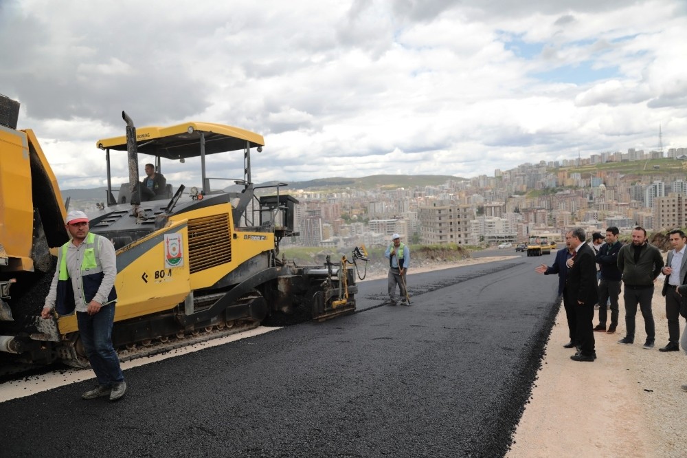 Şanlıurfa’da asfalt yol atağı 