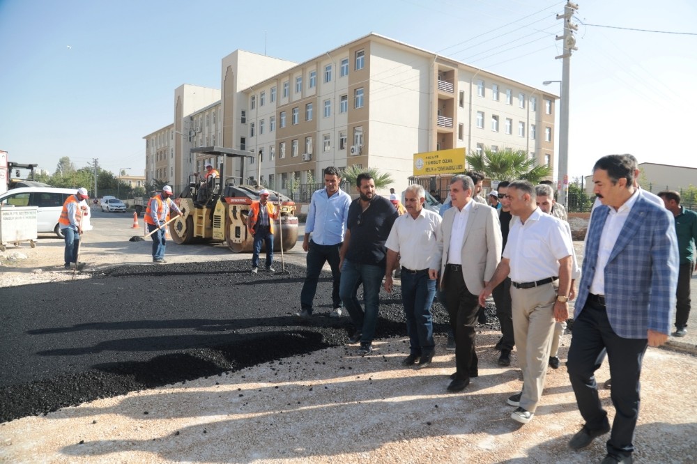 Şanlıurfa’da asfaltlama çalışmaları devam ediyor 