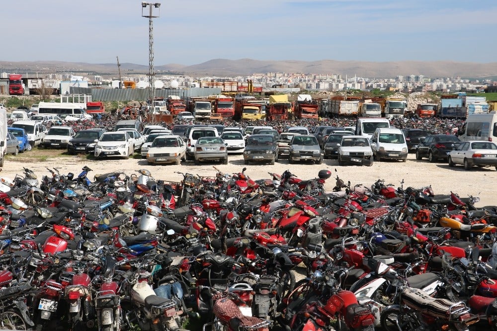 Şanlıurfa’da binlerce araç çürümeye terk edildi 