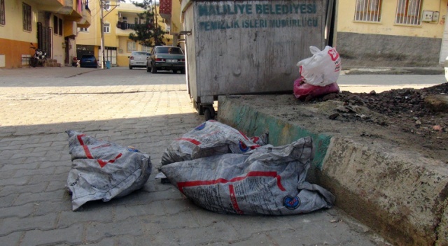 Şanlıurfa’da devletin verdiği kömürü çöpe attılar
