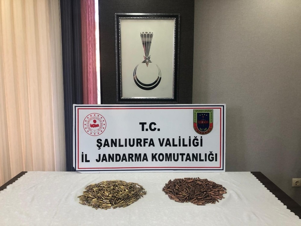 Şanlıurfa’da durdurulan araçta namlulu silah mermileri ele geçirildi 