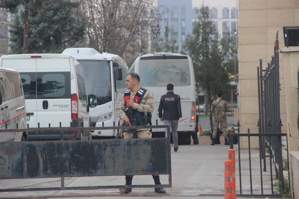 Şanlıurfa’da gözaltına alınan 7 avukat adliyede 