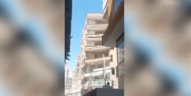 Şanlıurfa'da hasarlı bina ıslık sesiyle yıkıldı! İşte o video