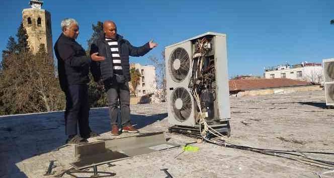 Şanlıurfa'da hırsızlar tarihi caminin klima motorlarını çaldı