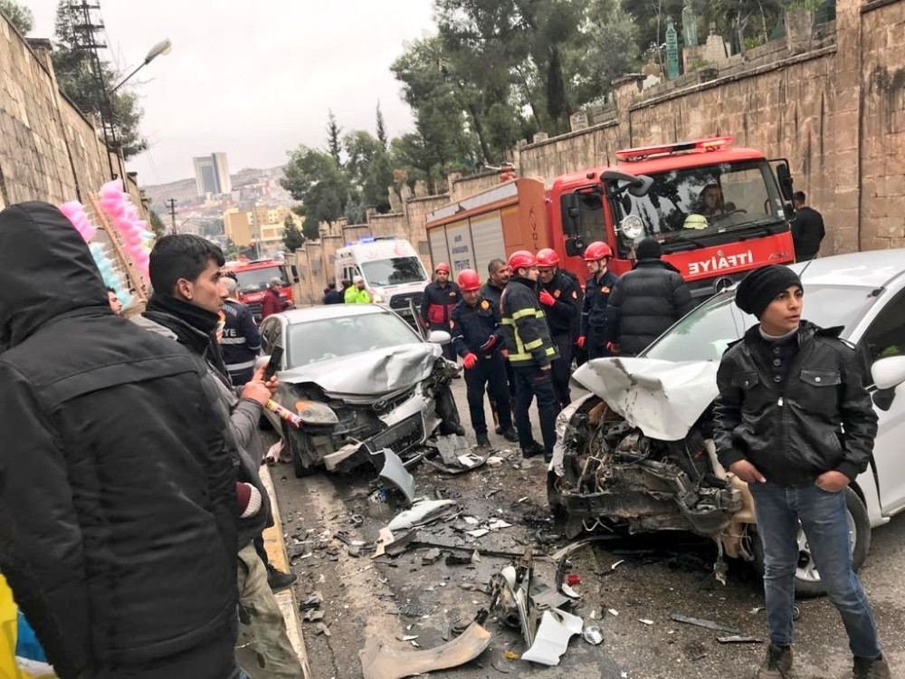 Şanlıurfa’da iki otomobil çarpıştı: 2 yaralı 