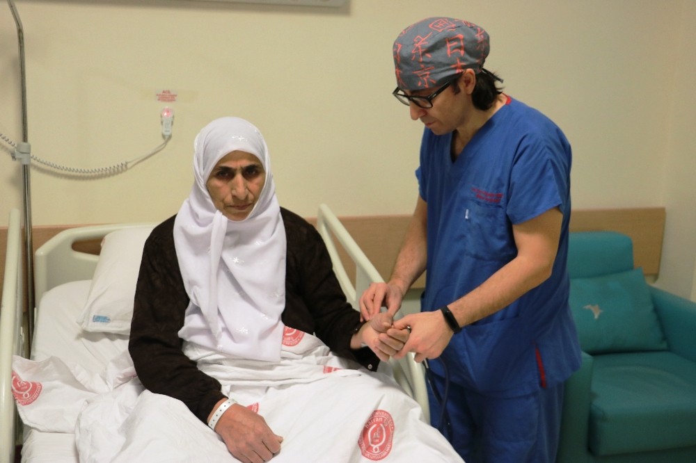 Şanlıurfa’da ilk kez yapılan iki farklı tedaviyle iki hasta sağlığına kavuştu 