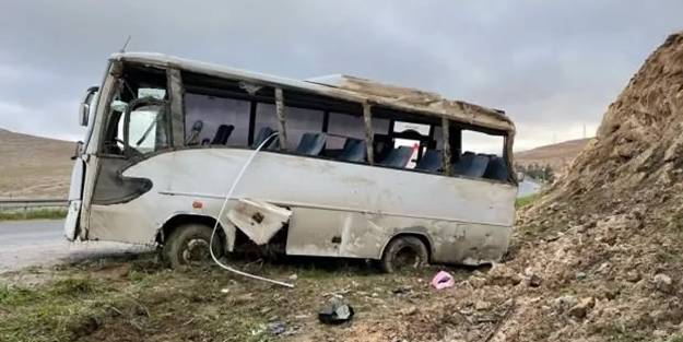 Şanlıurfa'da işçi servisi devrildi! 15 kişi yaralandı